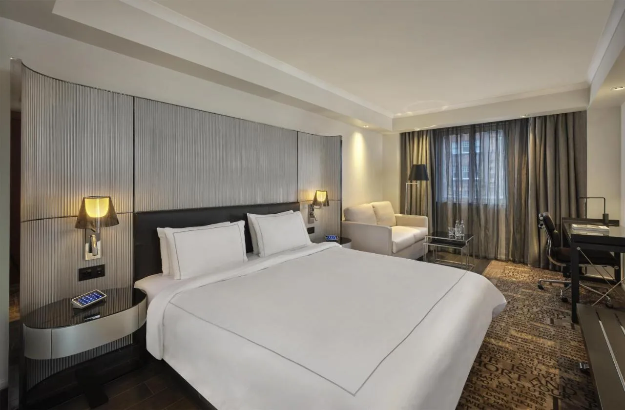 Executive King Room with Sofa Bed